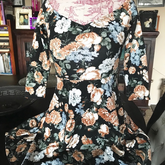 Forever 21 Floral Print Skater Dress - Picture 2 of 5